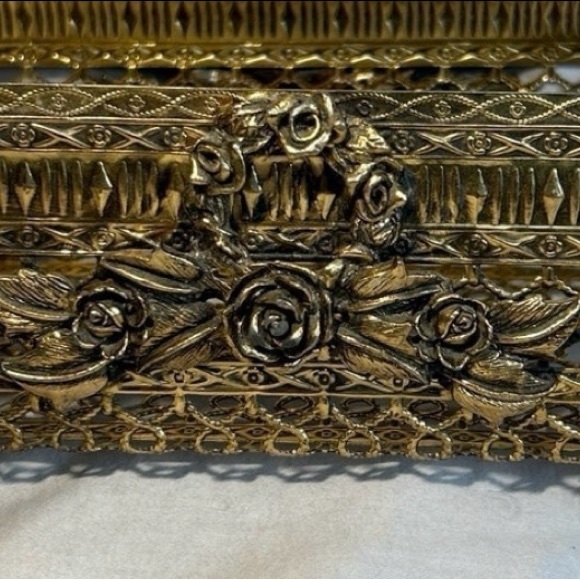 Vintage Footed Tissue Box Holder - Picture 8 of 8